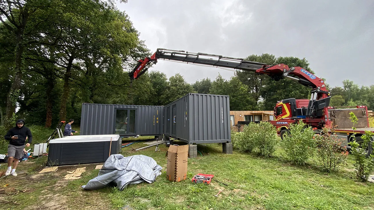 container 8