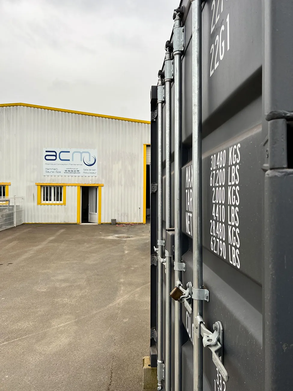 container 21